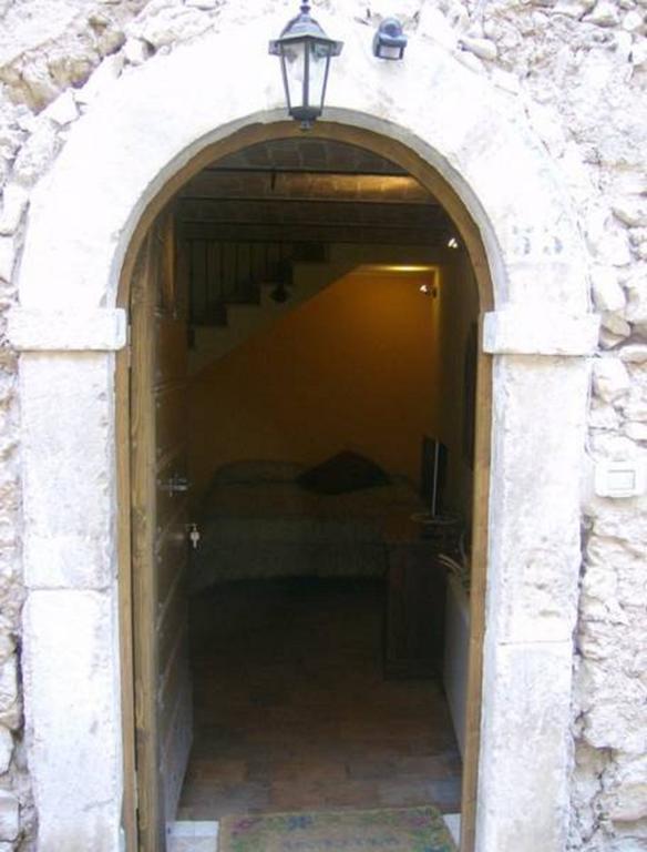 Il Minotauro B&B A 5 Minuti Da Popoli Vittorito Exterior photo